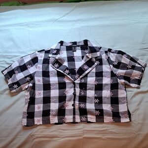 Checkered Black and White Cropped Shirt